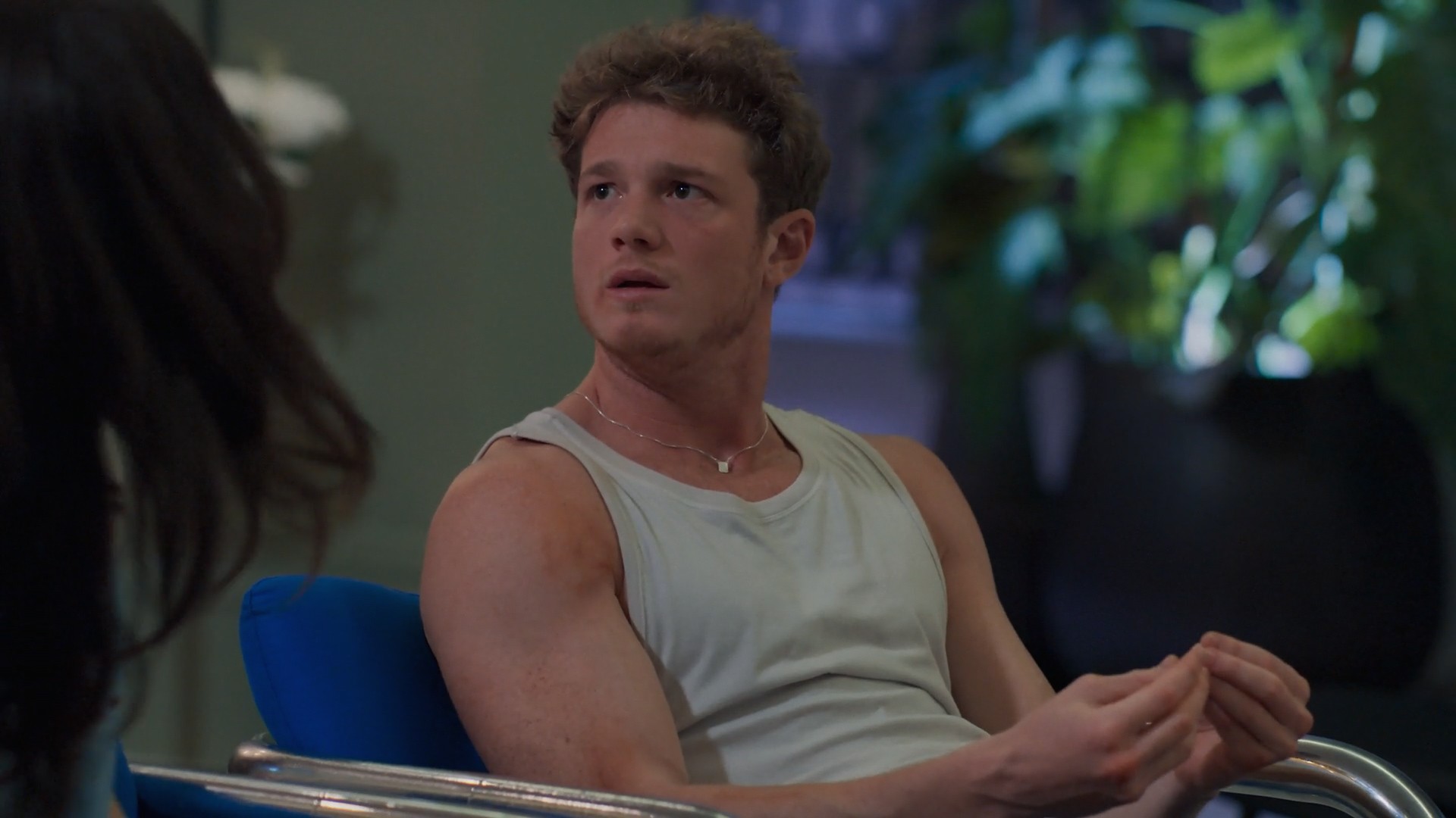 Três Graças: Leonardo faz greve de banho e mau cheiro incomoda família Ferette