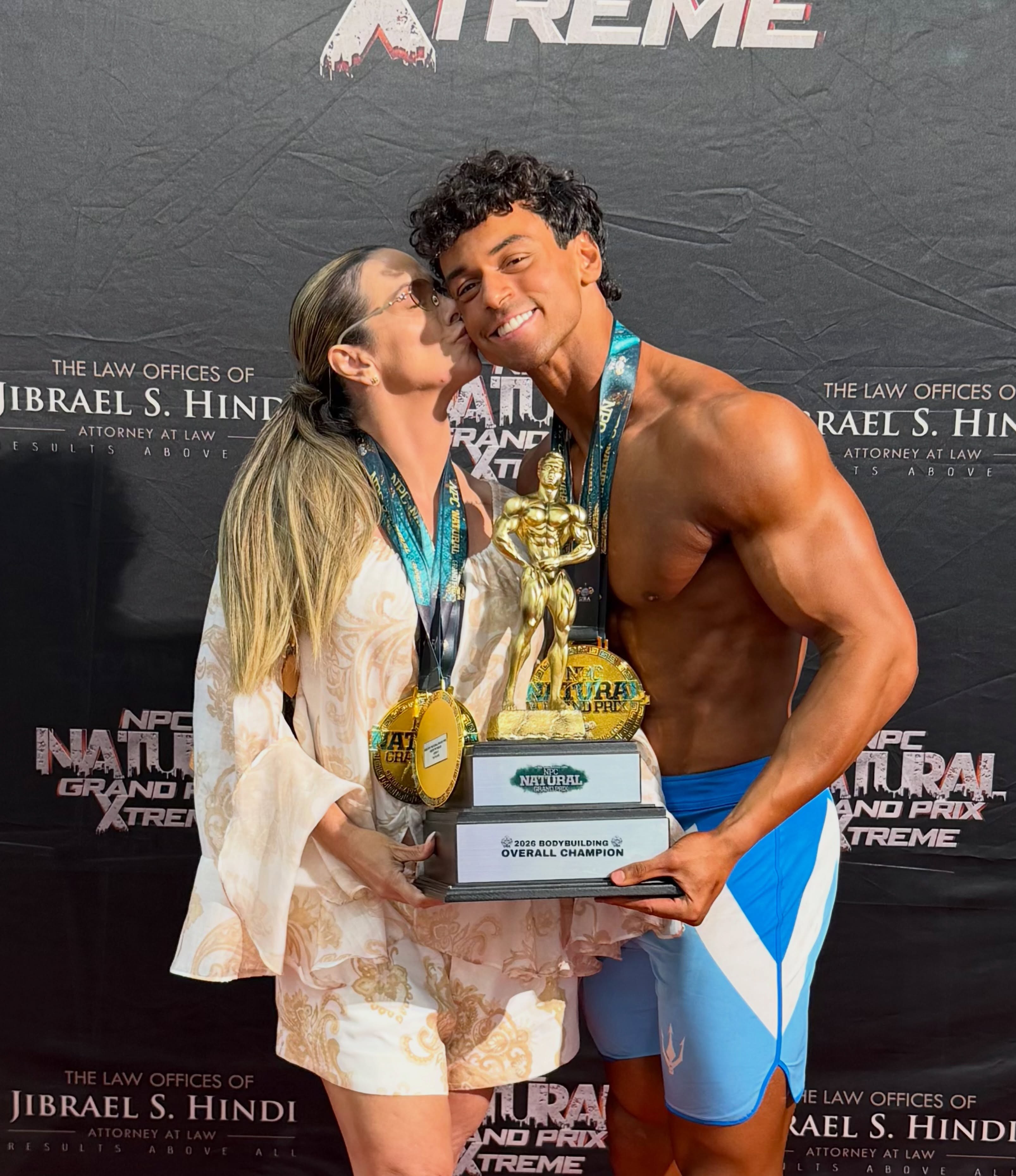 Após vitória do filho em campeonato de fisiculturismo, Carla Perez se derrete: 'Meu campeão'