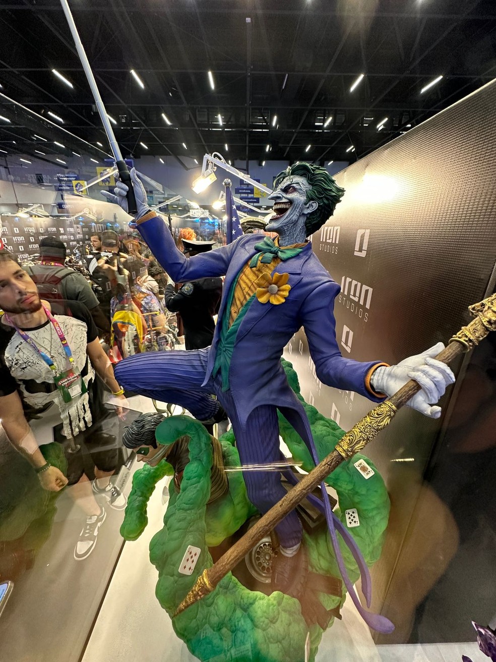 希少廃盤 美品 RAEN × Alex KnostコラボFIGURAT ブラック CCXP 24: itens valiosos e cobiçados são vendidos por até R$ 80 mil