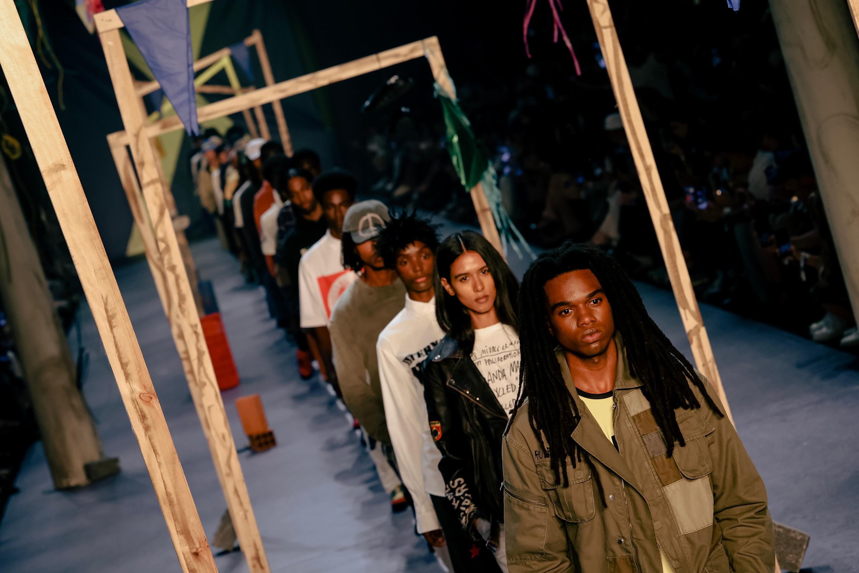 Rio Fashion Week: Piet leva o futebol de rua à passarela em desfile sobre identidade e acesso