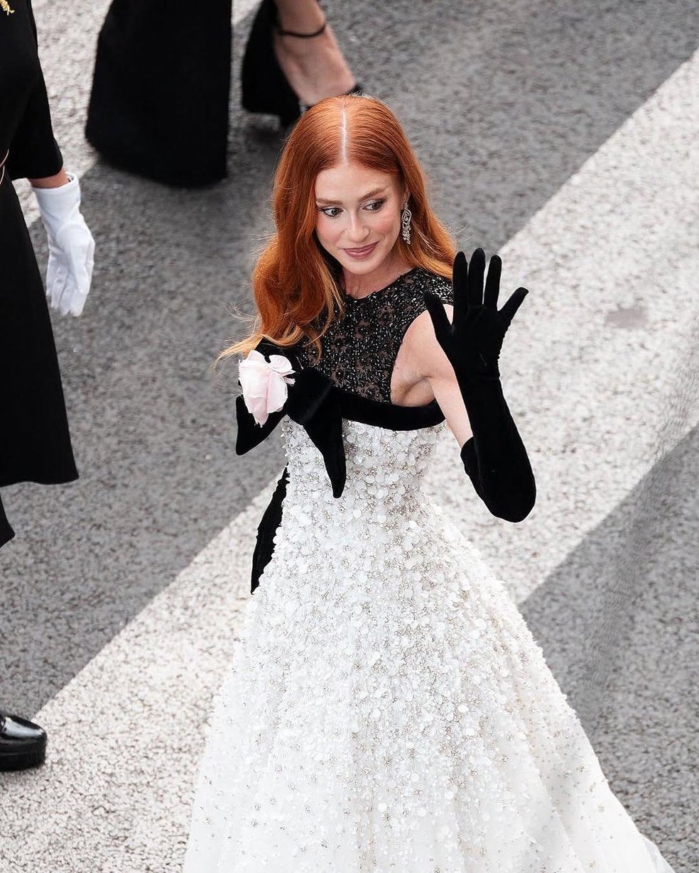 Marina Ruy Barbosa posta fotos de bastidores após Cannes: 'Antibiótico, cama e gatos' — Foto: Reprodução/Instagram