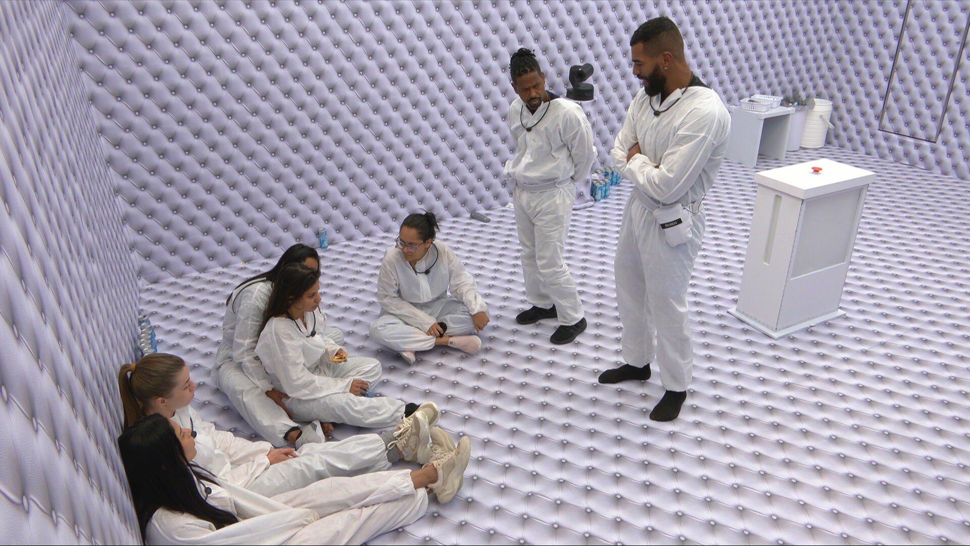 Quarto Branco completa 36 horas e candidatos seguem confinados