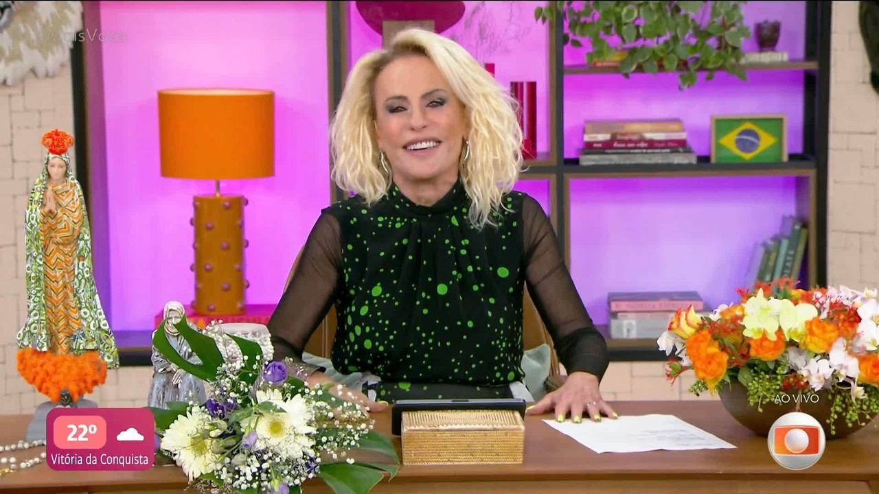 Ana Maria Braga inicia entrevista com Jonas Sulzbach ao som de CPM 22, e a web brinca: 'A quinta série está em todos nós'