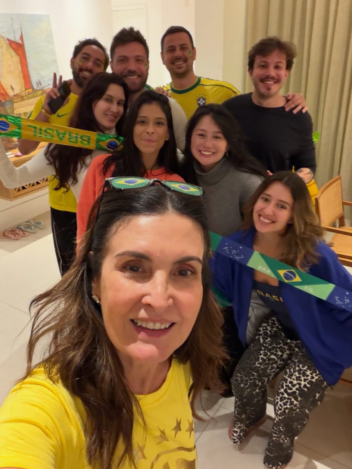 Fátima Bernardes, Caetano Veloso e mais famosos celebram vitória do Brasil contra o Haiti na Copa do Mundo
