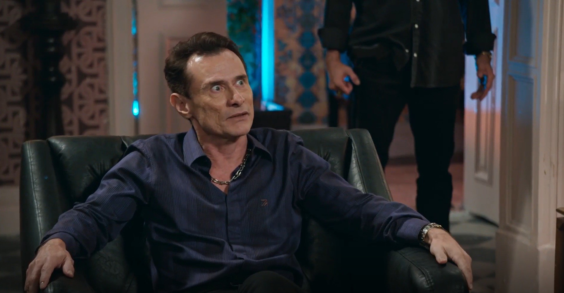 Volta por Cima: Gerson tranca Roxelle em casa