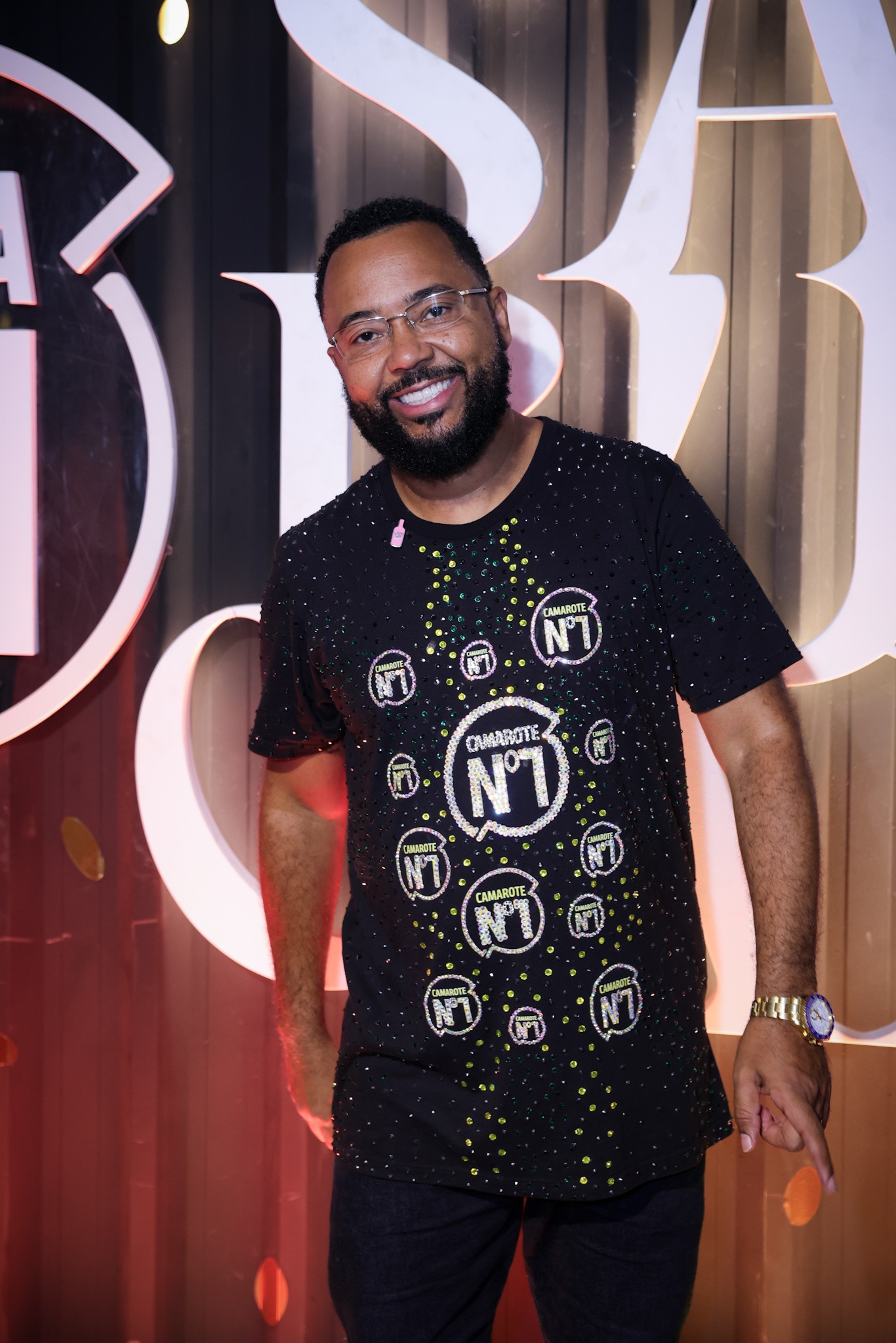 Famosos curtem Desfile das Campeãs na Sapucaí; veja fotos!