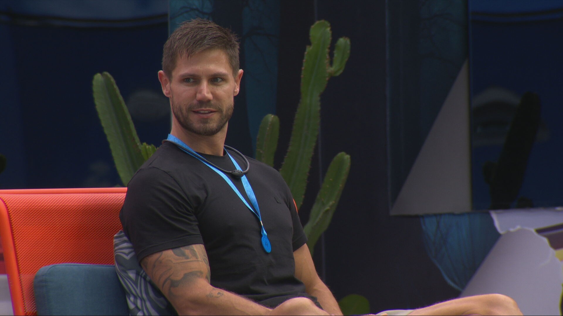 Jonas Sulzbach brinca sobre não dividir cama com Marciele: 'Não sou homem de ficar dividindo'