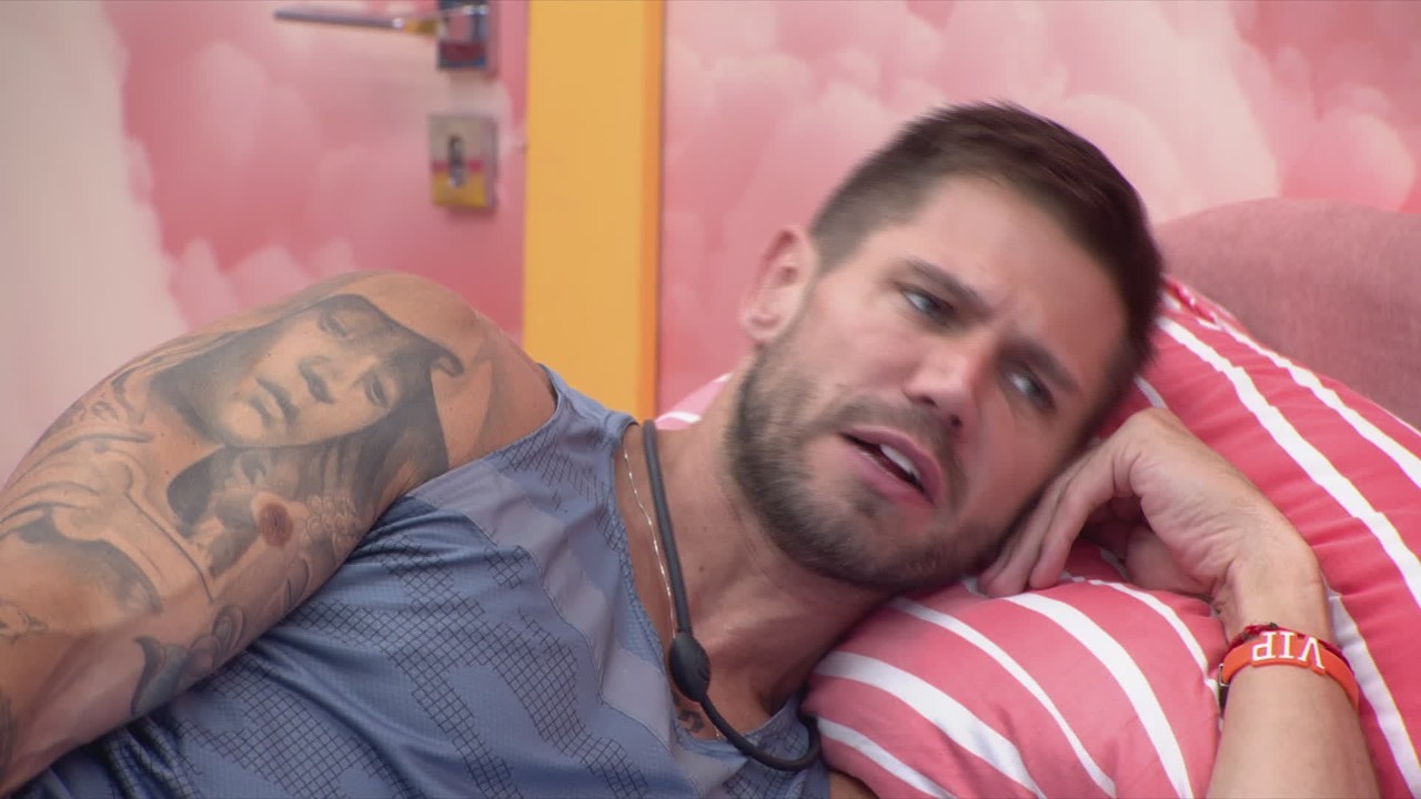 Jonas Sulzbach define fim de aliança com Gabriela e critica: 'Forçada, falsa'