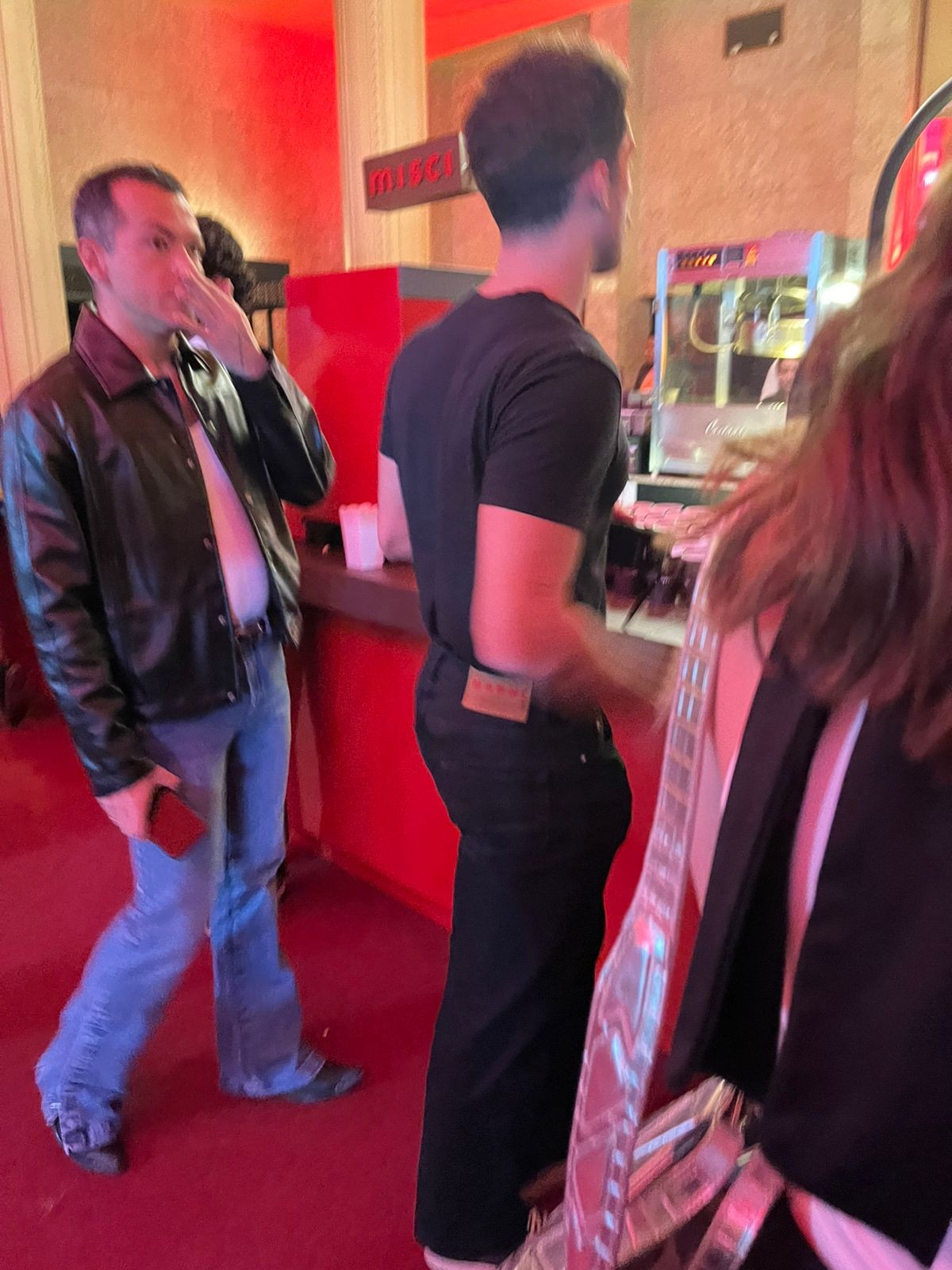 Com João Guilherme e Débora Nascimento, famosos prestigiam desfile da Misci, em São Paulo