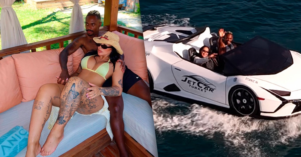Casal pilotando uma lancha com design de Lamborghini em Bodrum, Turquia
