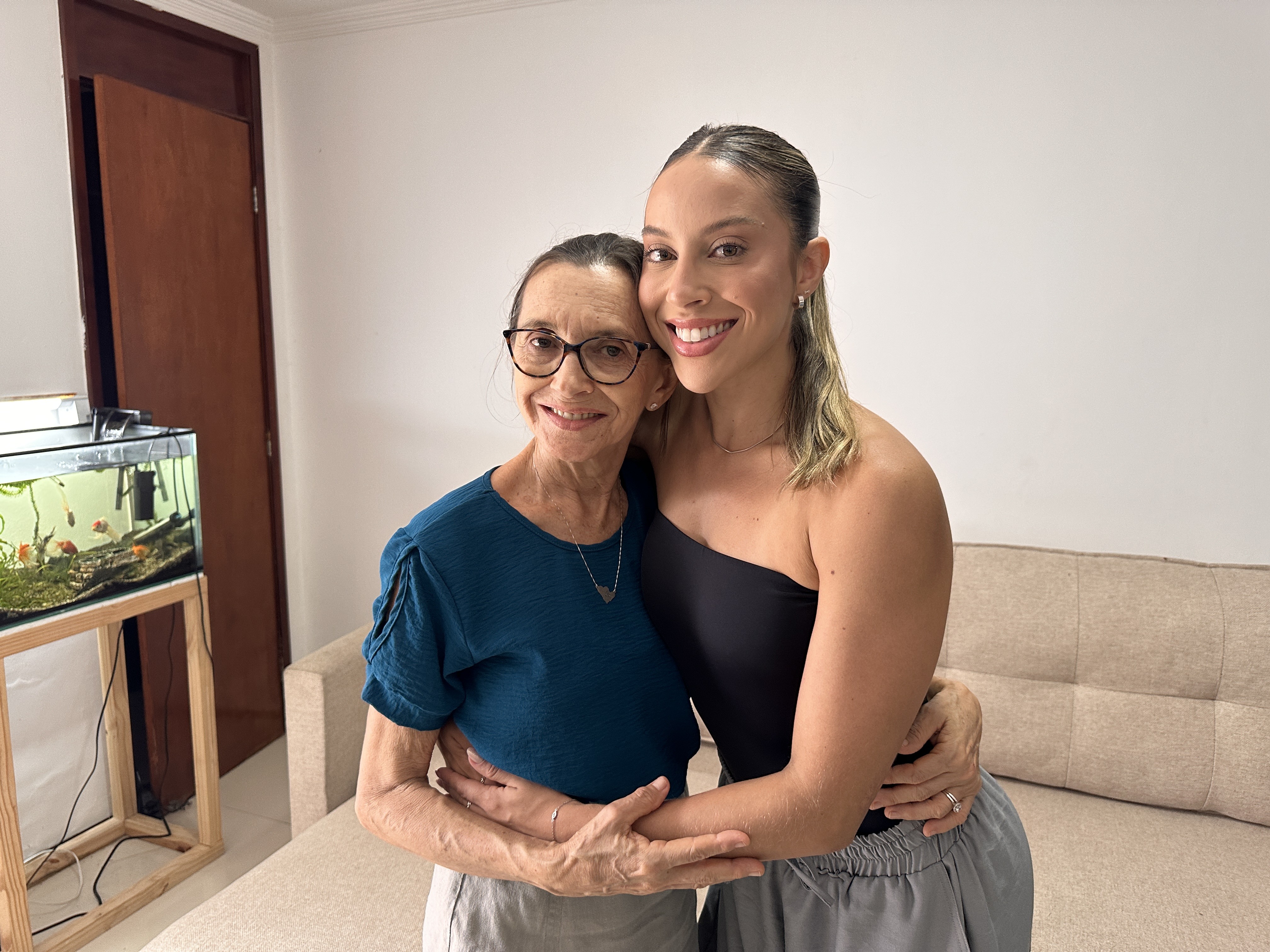 Mãe de Renata supera medo de avião para ver a filha na Final do BBB 25: 'Era mais importante que tudo'