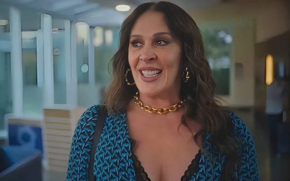 Terra e Paixão: Emmy flagra Irene e Vinicius no motel — Foto: Globo