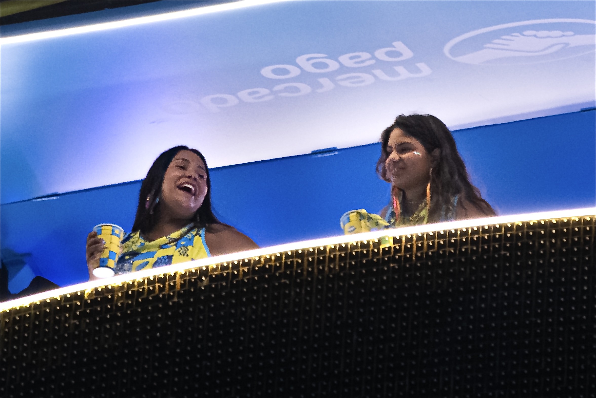 Gabriela e Chaiany na Sapucaí: veja os bastidores das sisters no carnaval