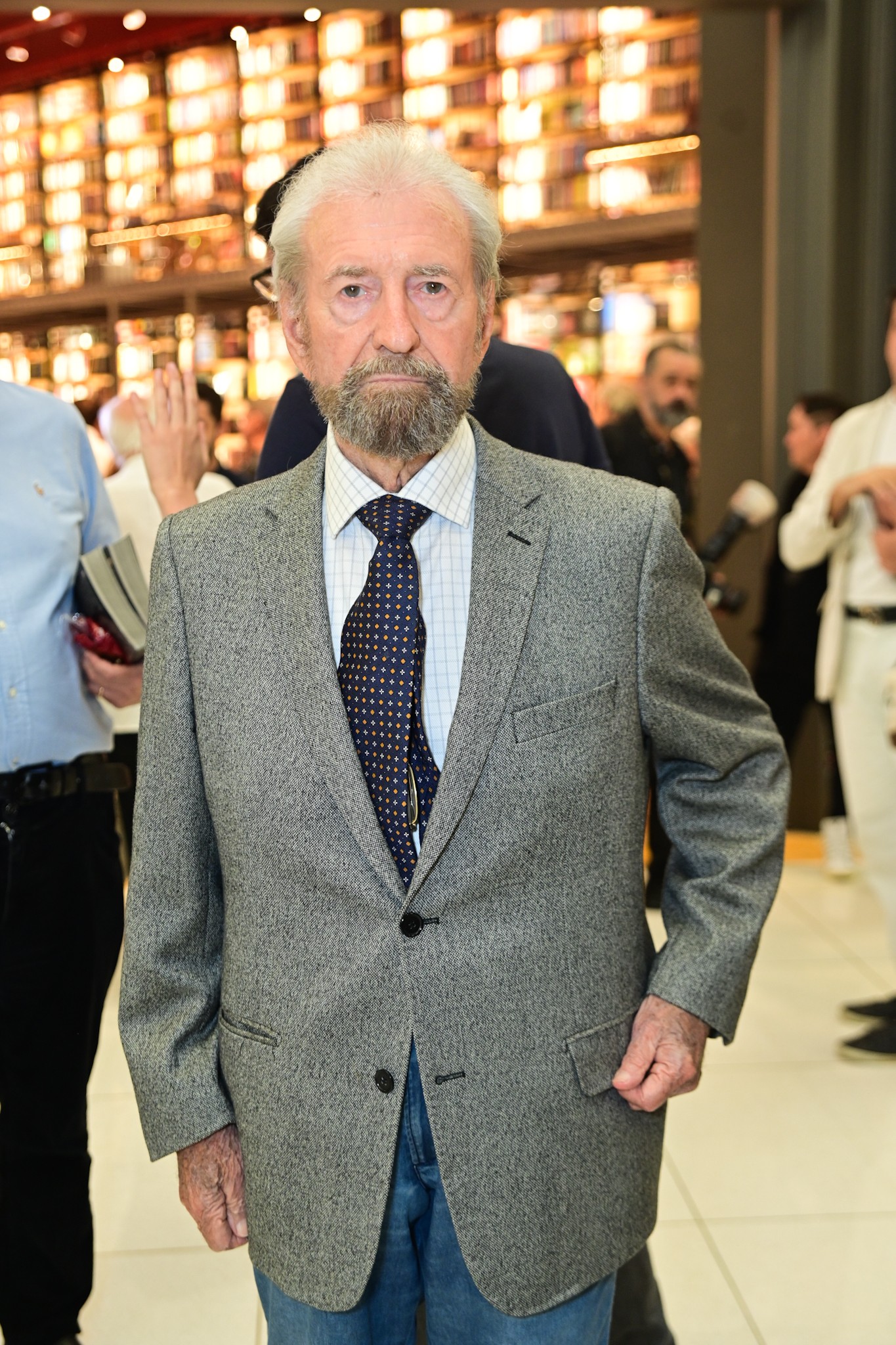 Juca de Oliveira está internado em UTI de hospital em São Paulo em estado delicado de saúde, diz assessoria