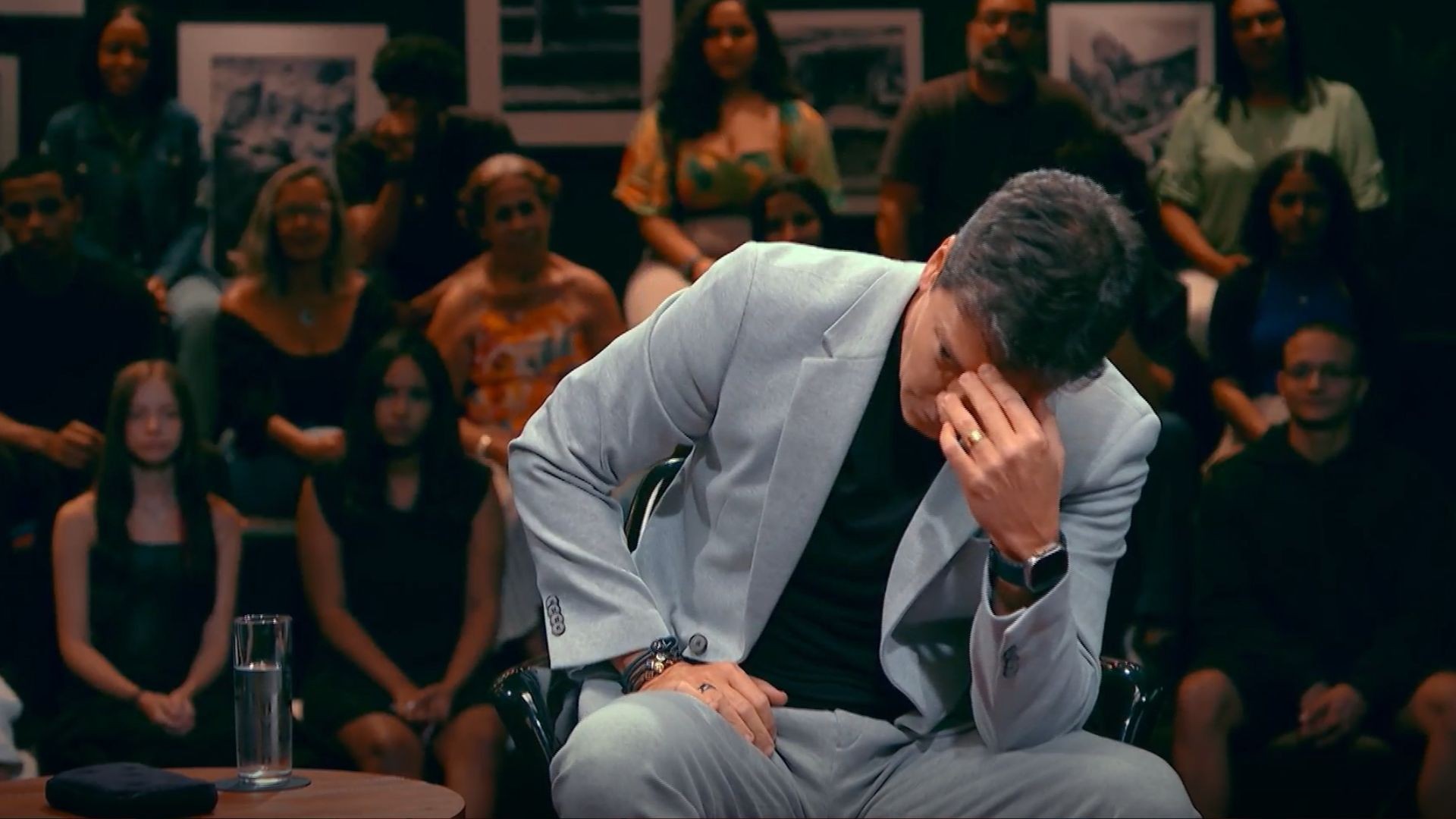 Rodrigo Faro relembra gafe em velório: ‘Estava chorando o morto errado’