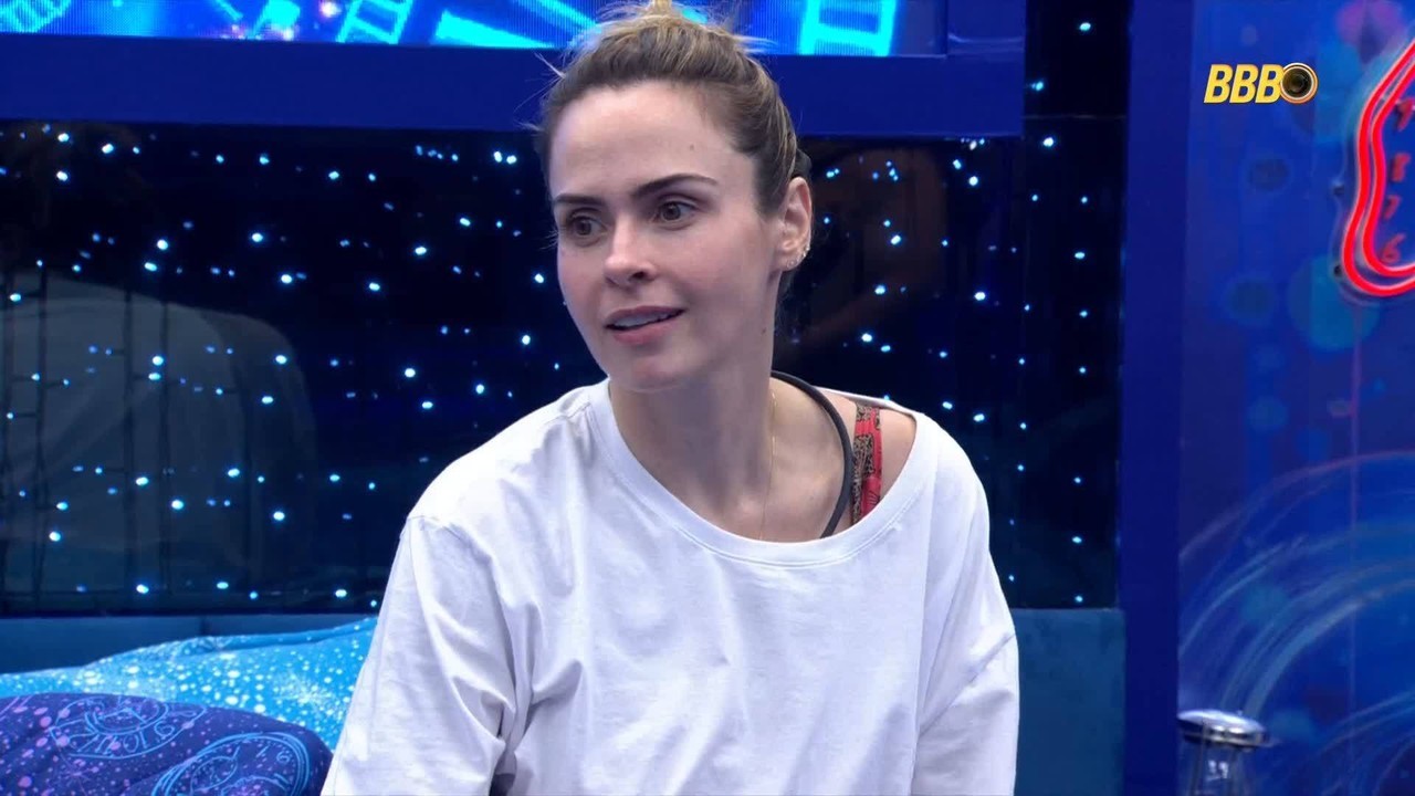 Ana Paula Renault brinca sobre aproximação com Jonas Sulzbach: 'Beijo e, depois, brigo de novo'