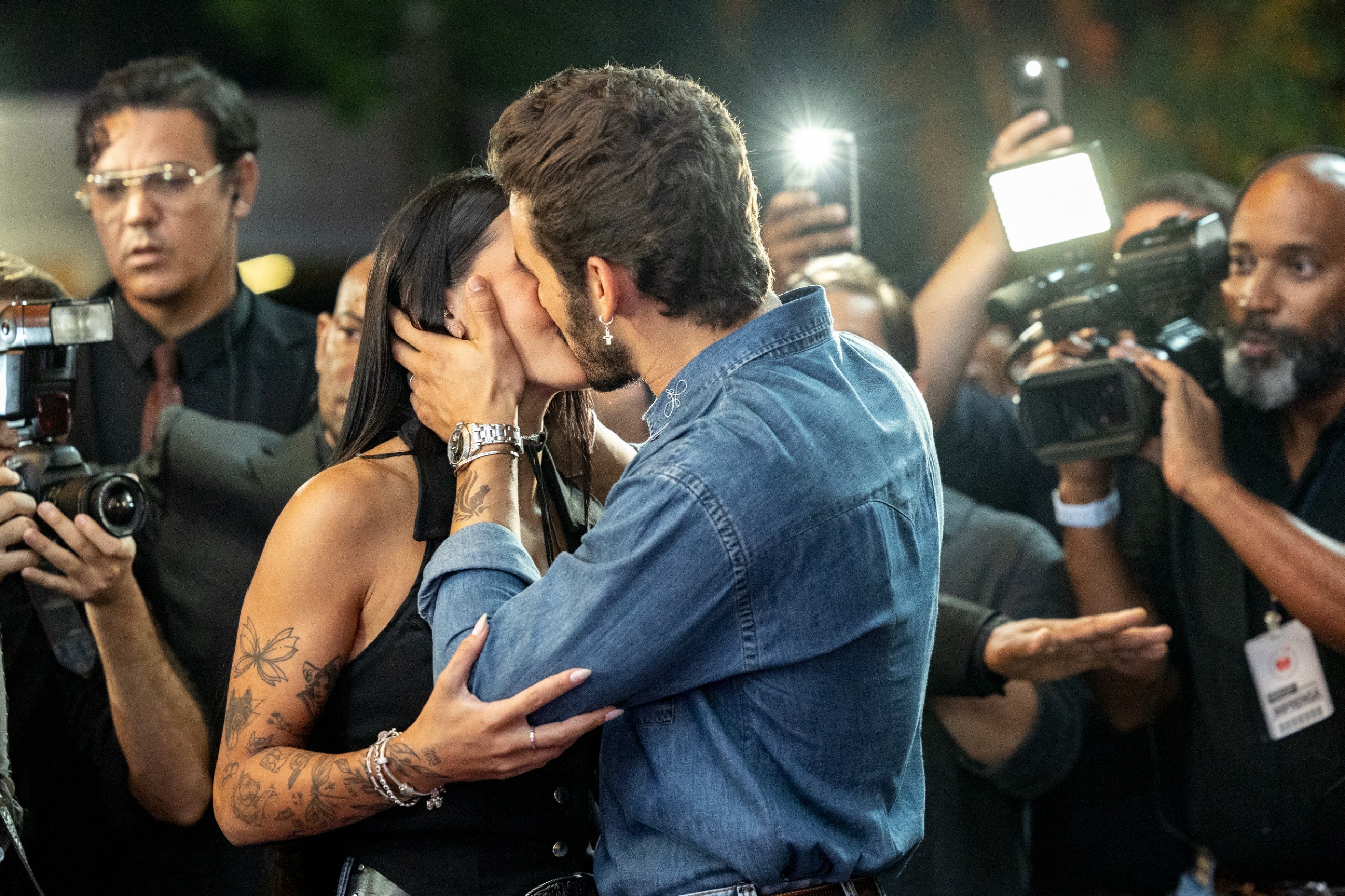 Coração Acelerado: Ana Castela empolga fãs da trama com beijão em João Raul