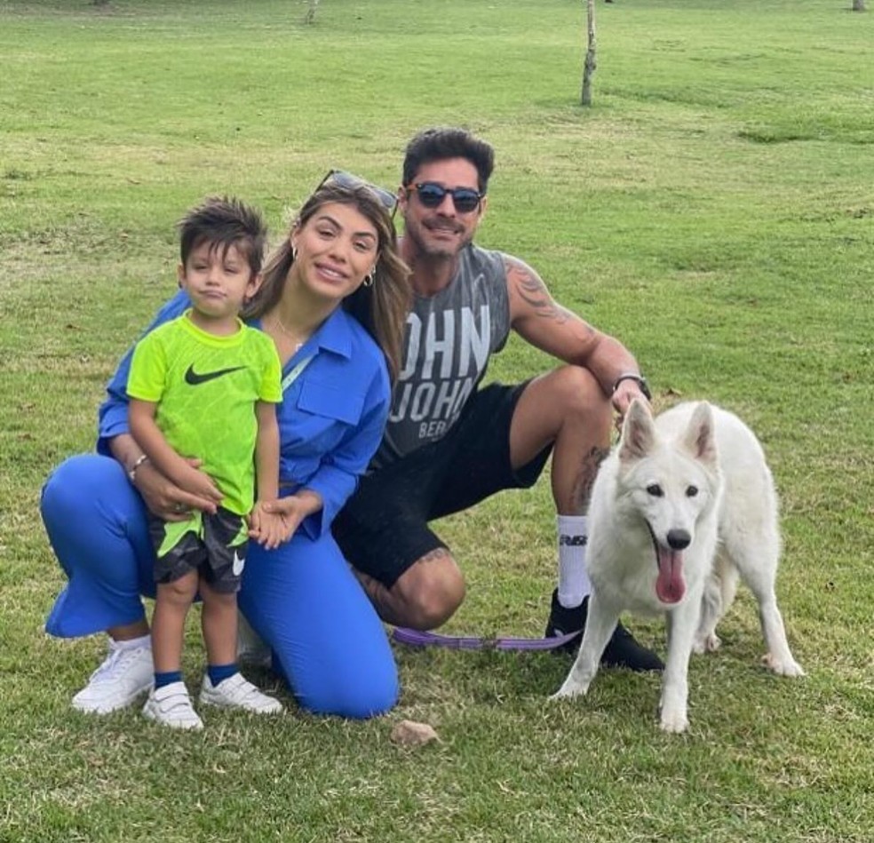 Fran Almeida, Diego Grossi e o filho Enrico — Foto: Reprodução/Instagram