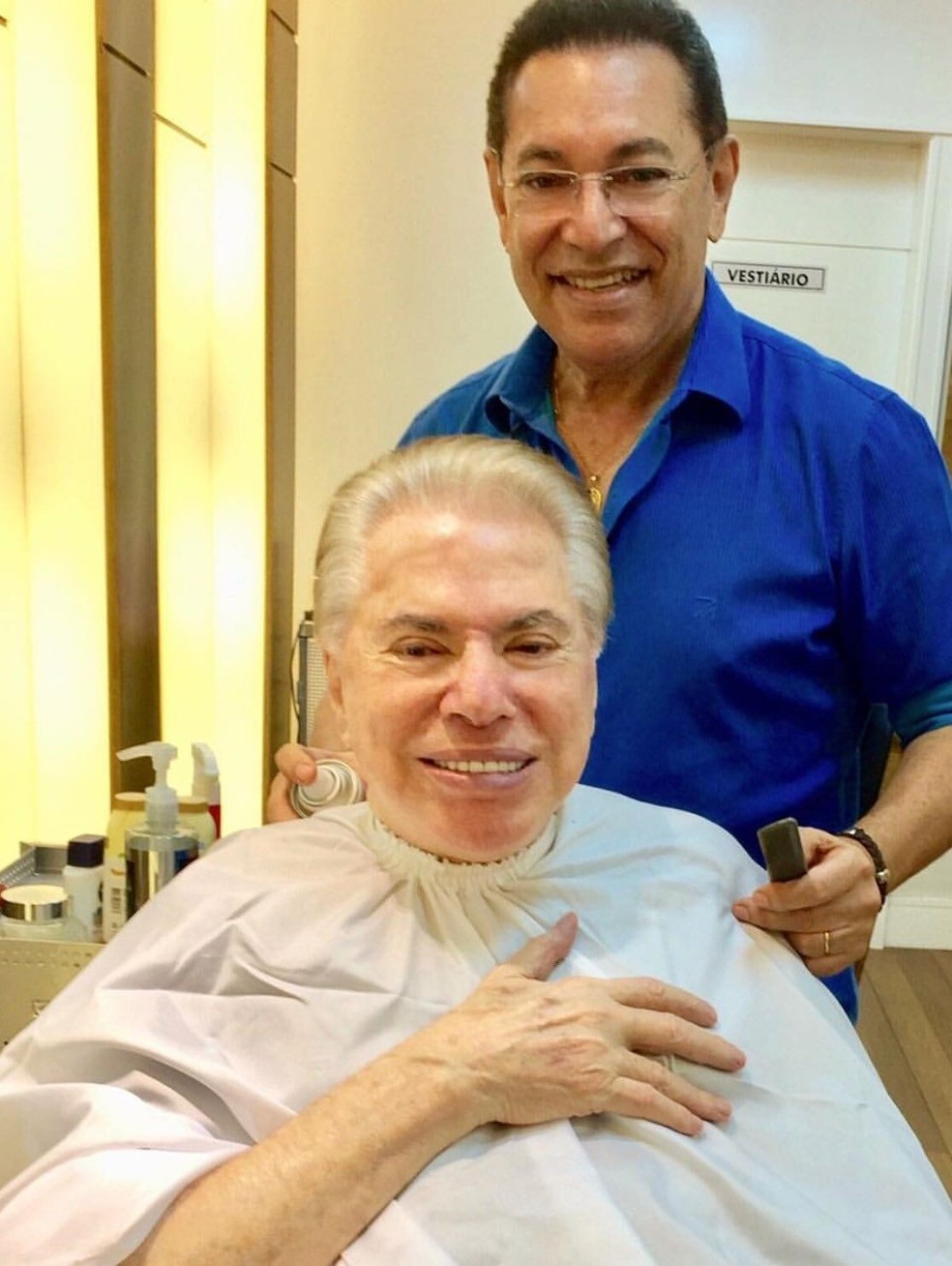 Silvio Santos retocava os fios brancos a cada 15 dias no salão de Jassa — Foto: Reprodução/Instagram