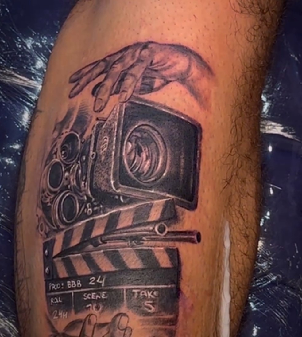 Nizam mostra processo de tatuagem em homenagem ao BBB 24 no Instagram — Foto: Instagram