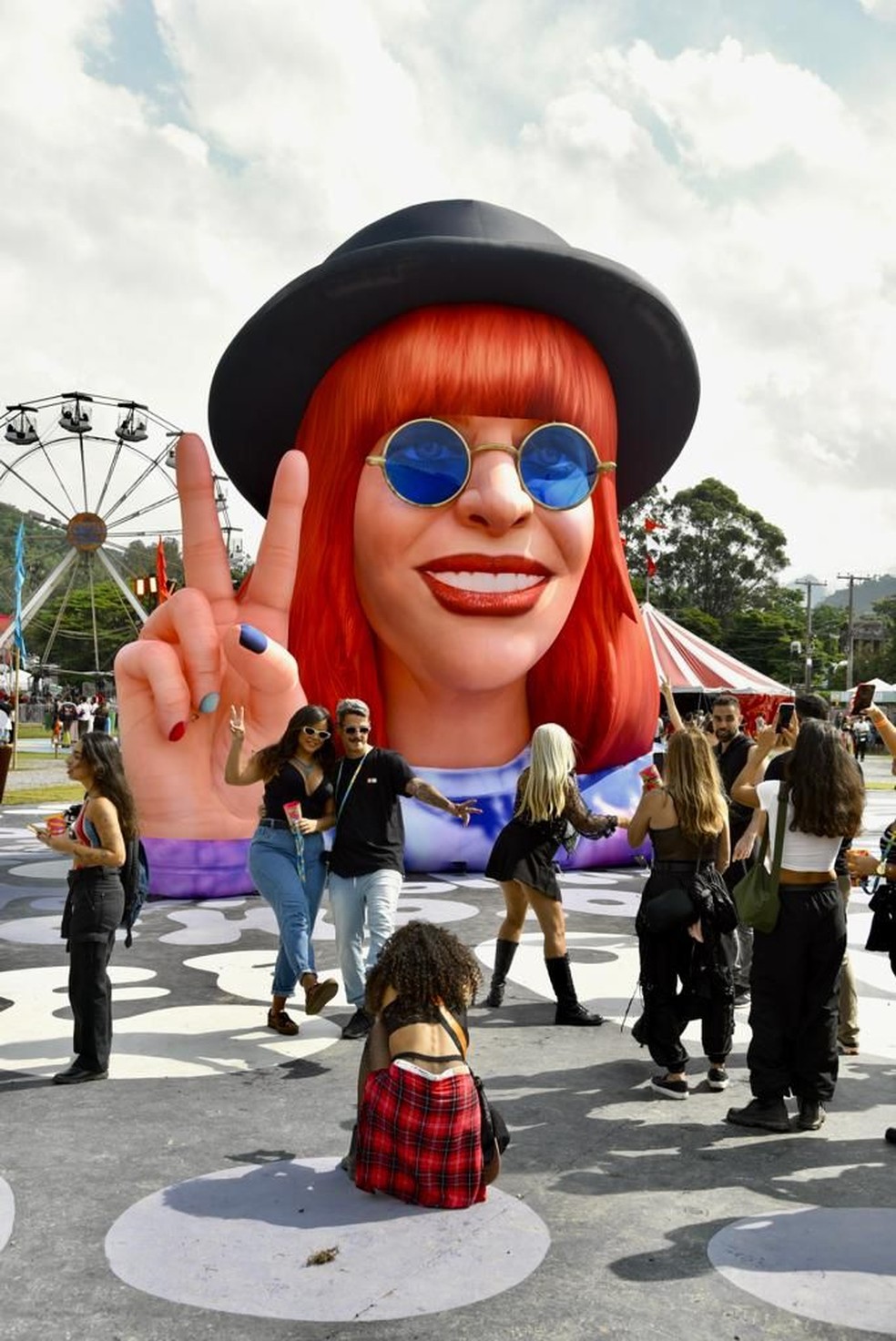 Rock The Mountain homenageia Rita Lee com obra inflável de 7