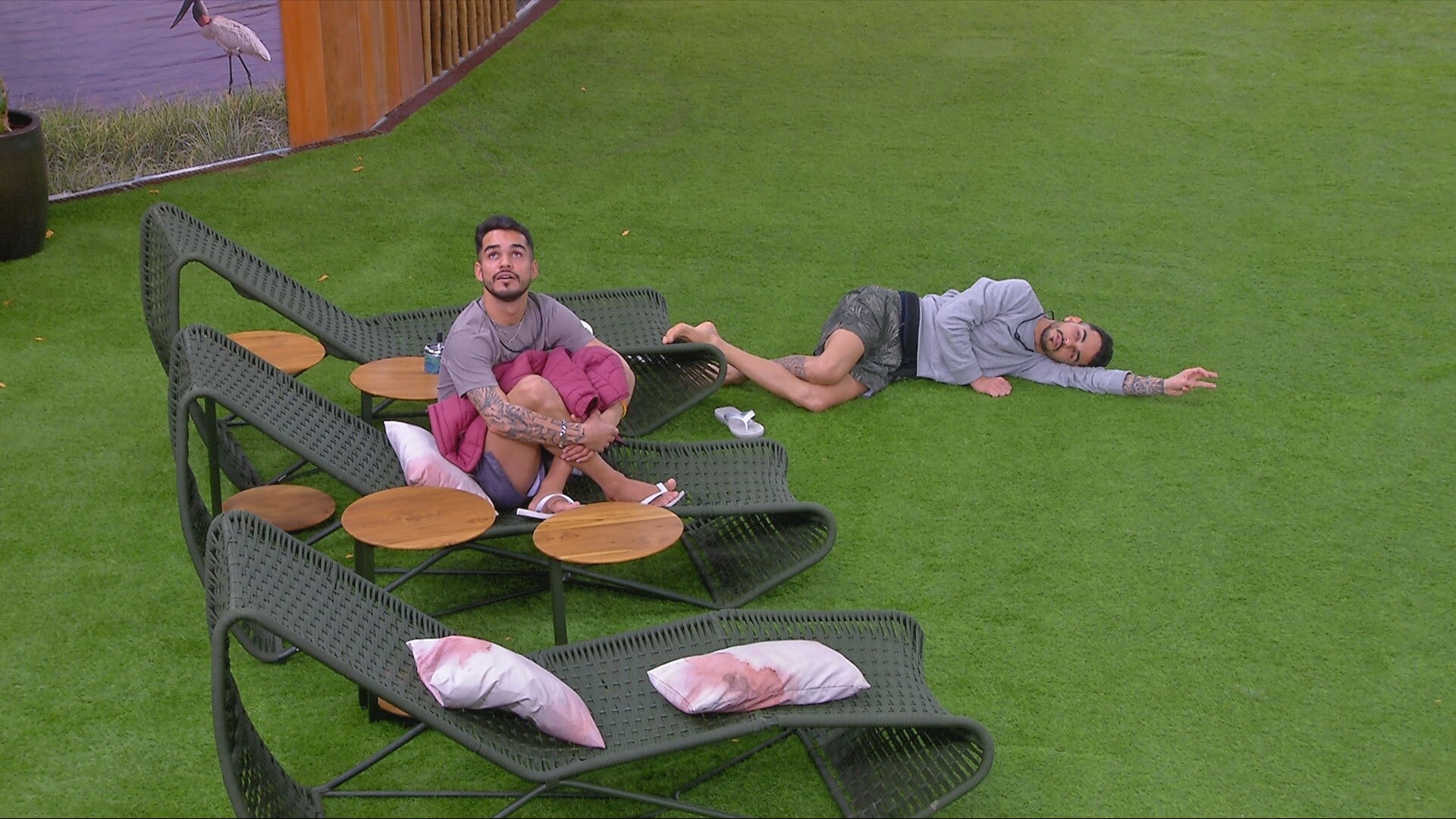 Telescópio ou microscópio: gêmeos debatem qual instrumento é utilizado para ver a lua