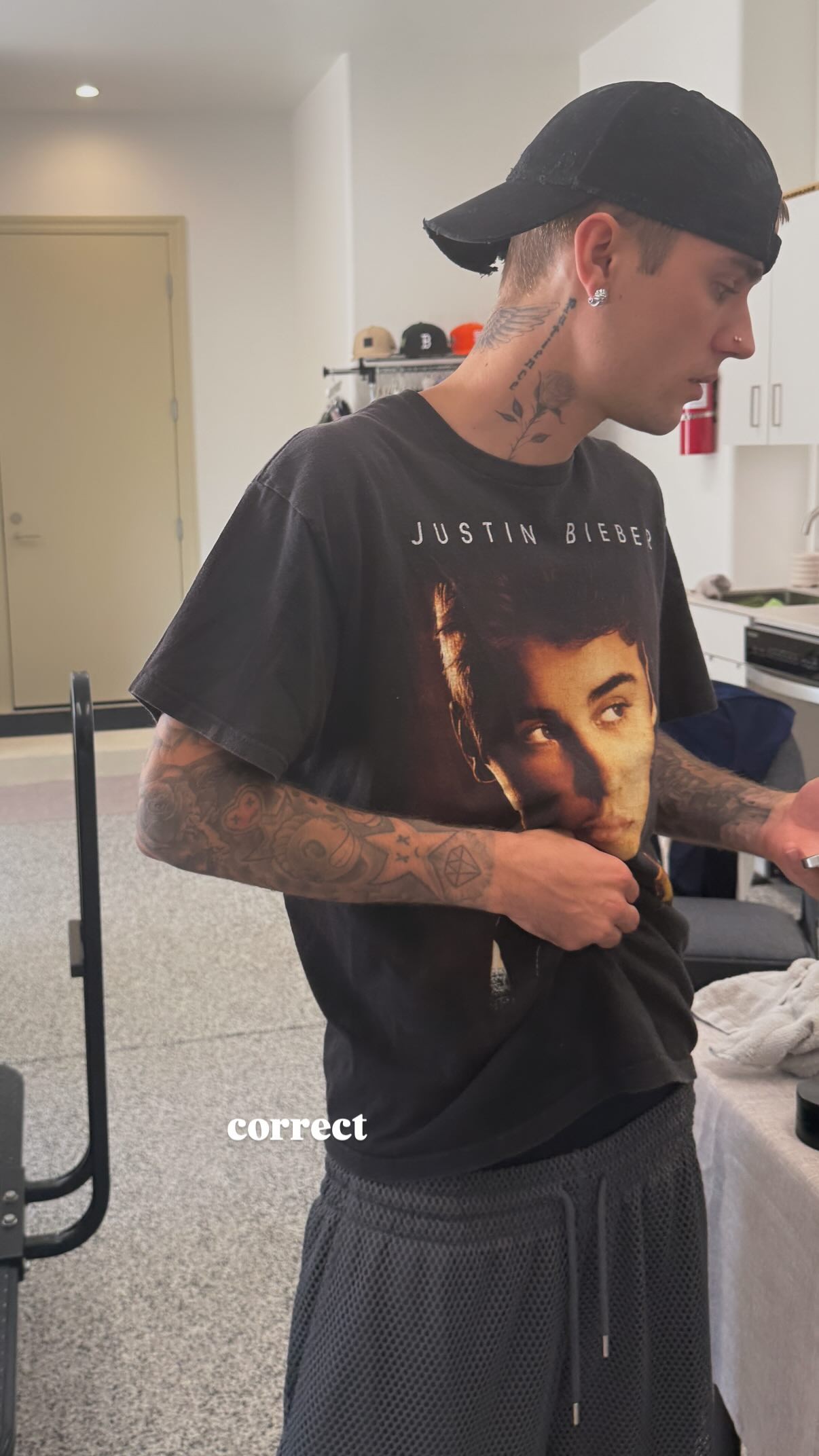 Em meio a polêmicas, Hailey Bieber publica foto do marido, Justin Bieber