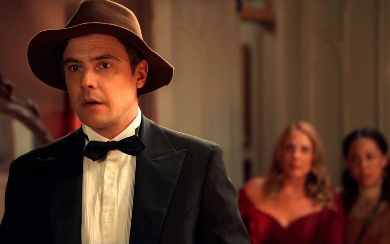 Êta Mundo Melhor!: Candinho é acusado de trair Dita após ser flagrado em beijo