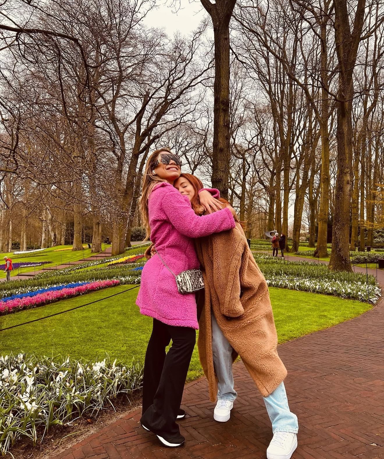 Anitta faz 33 anos e ganha homenagens de Angélica, Lexa e mais famosos