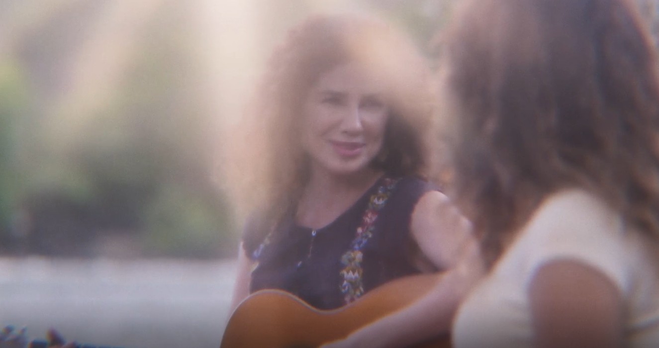 Em Coração Acelerado, Agrado sonha com a avó e 'surge' deslumbrante em cima do palco ao lado de Eduarda