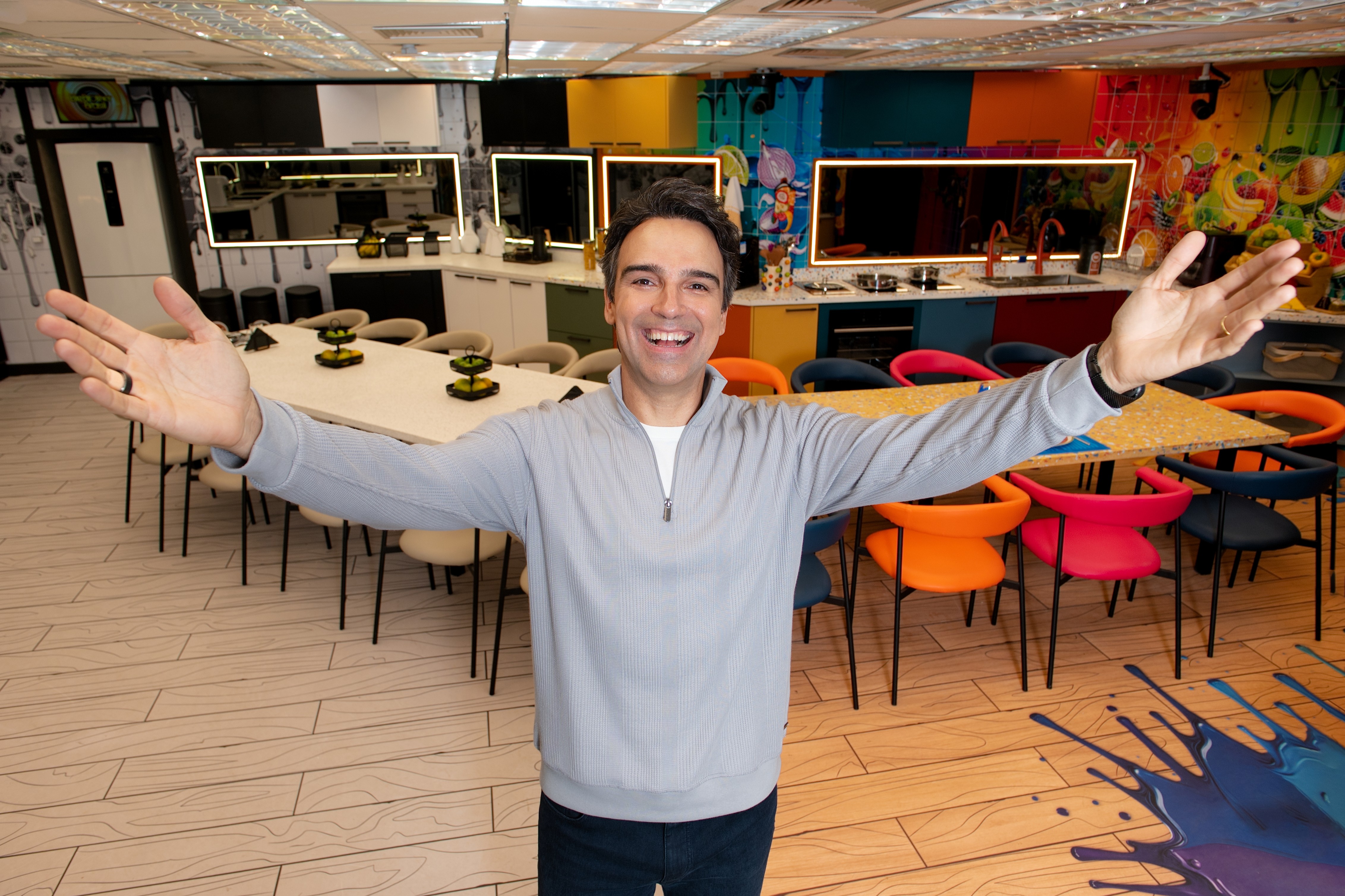 Que horas começa o BBB 26 hoje, sábado (28)?