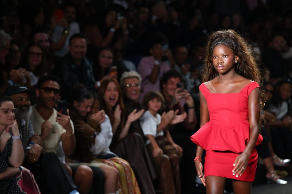 Títi estreia como modelo da Dendezeiro no Rio Fashion Week — Foto: Fabiano Battaglin/Gshow