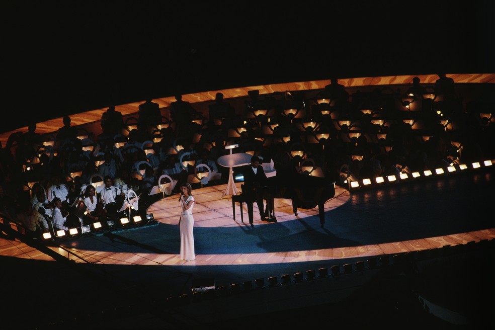 Celine Dion cantando na abertura das Olimpíadas de Atlanta em 1996 — Foto: Franck Seguin/Corbis/VCG via Getty Images