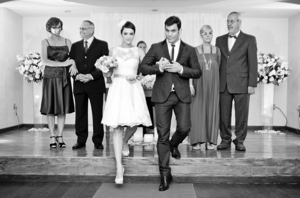 Leticia Cazarré celebra 13 anos de casamento com Juliano Cazarré 'Te amo' — Foto: Reprodução/Instagram