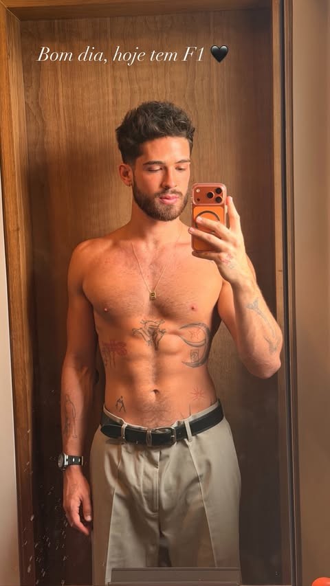João Guilherme exibe peitoral em foto direto do banho: 'Deixo a água levar'