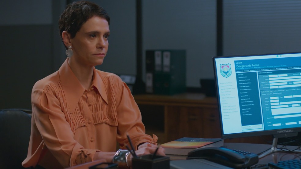 Tia Celina confessou que matou Odete Roitman em Vale Tudo — Foto: Globo