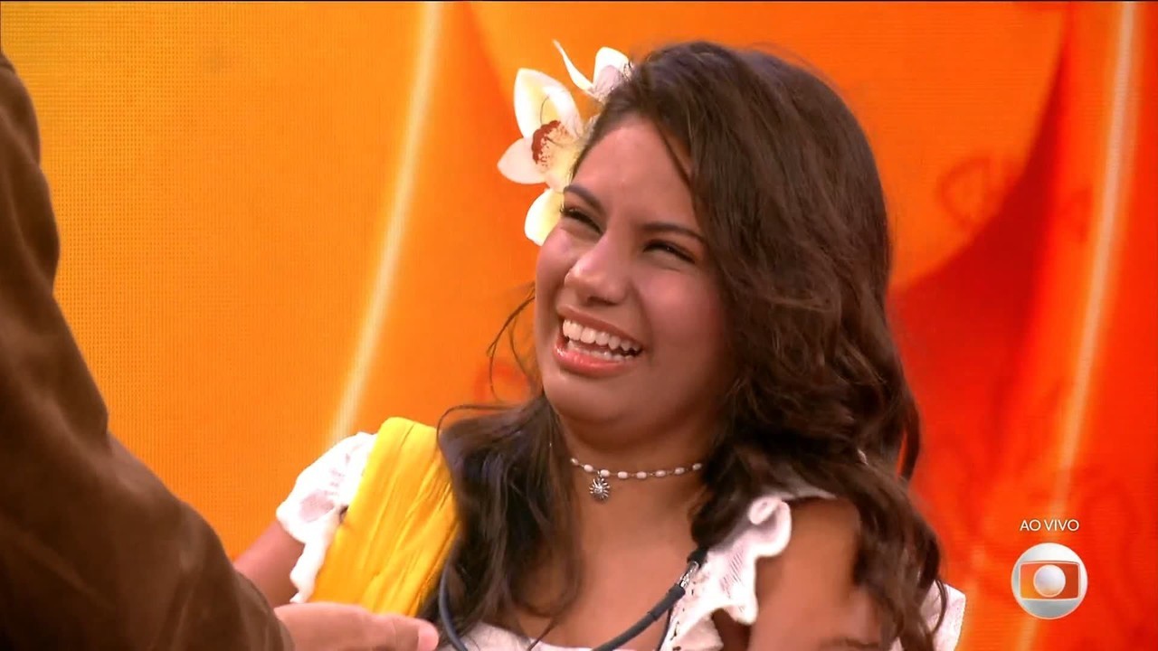 Momento em que Ana Paula entrega chocolate a Gabriela é eleito auge da 15ª Eliminação