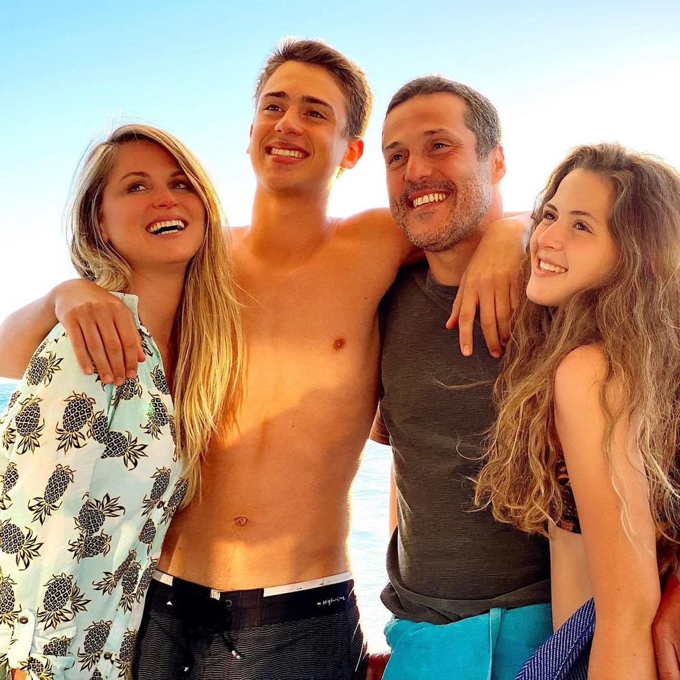 Giulia e Cauet são fihos de Susana Werner e do ex-goleiro Júlio César  — Foto: Reprodução/Instagram