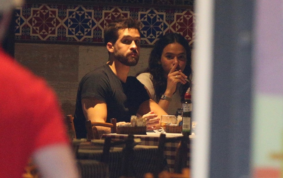 João Guilherme e Bruna Marquezine — Foto: Thiago Martins / Agnews