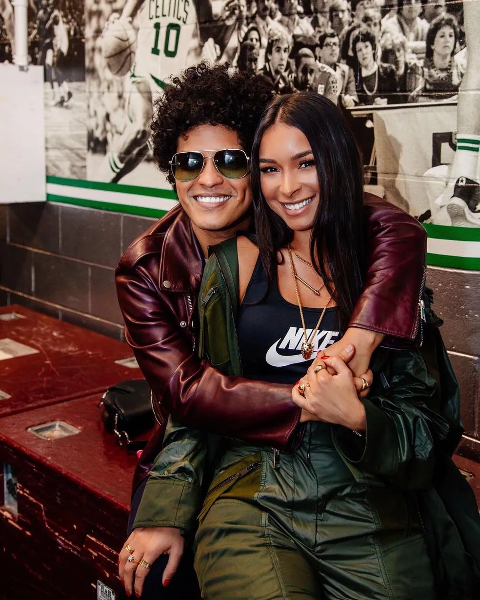 Bruno Mars e a ex-namorada Jessica Caban — Foto: Foto: Reprodução/Instagram