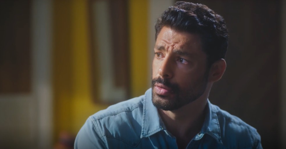 Na novela das 9, Caio deixa Aline arrasada com proposta — Foto: Globo