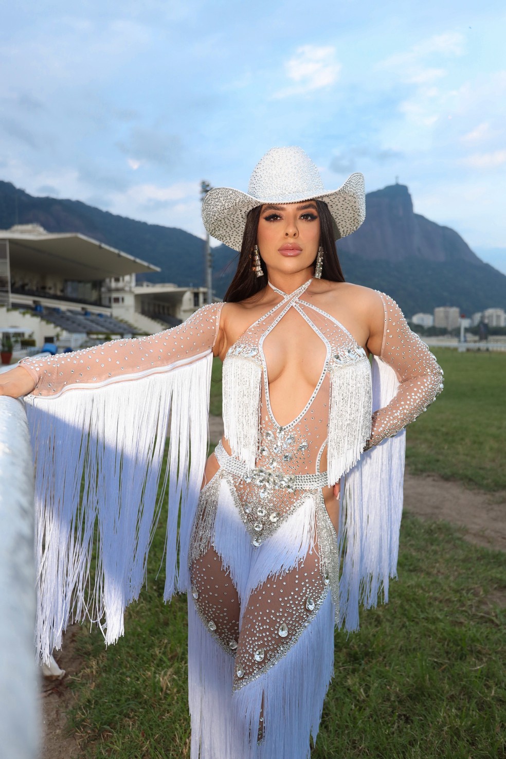 Musa Agro da Tijuca, Geisa Eloy rebate críticas no Carnaval: 'Amor