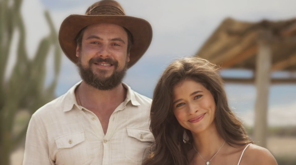 Zé Paulino e Candoca celebram a esperança e o amor no sertão, em 'Mar do Sertão' — Foto: Globo