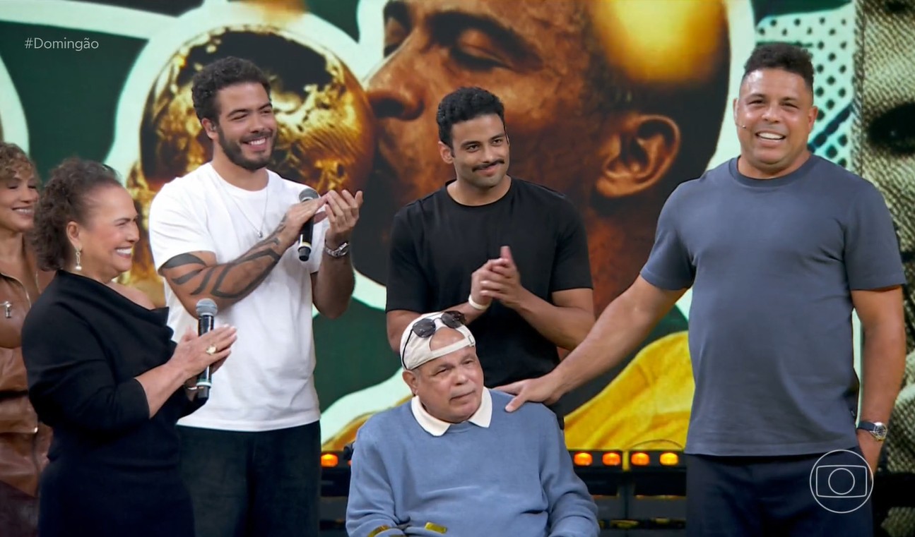 Ronaldo Fenômeno se emociona com surpresa da família: 'Lindo demais'