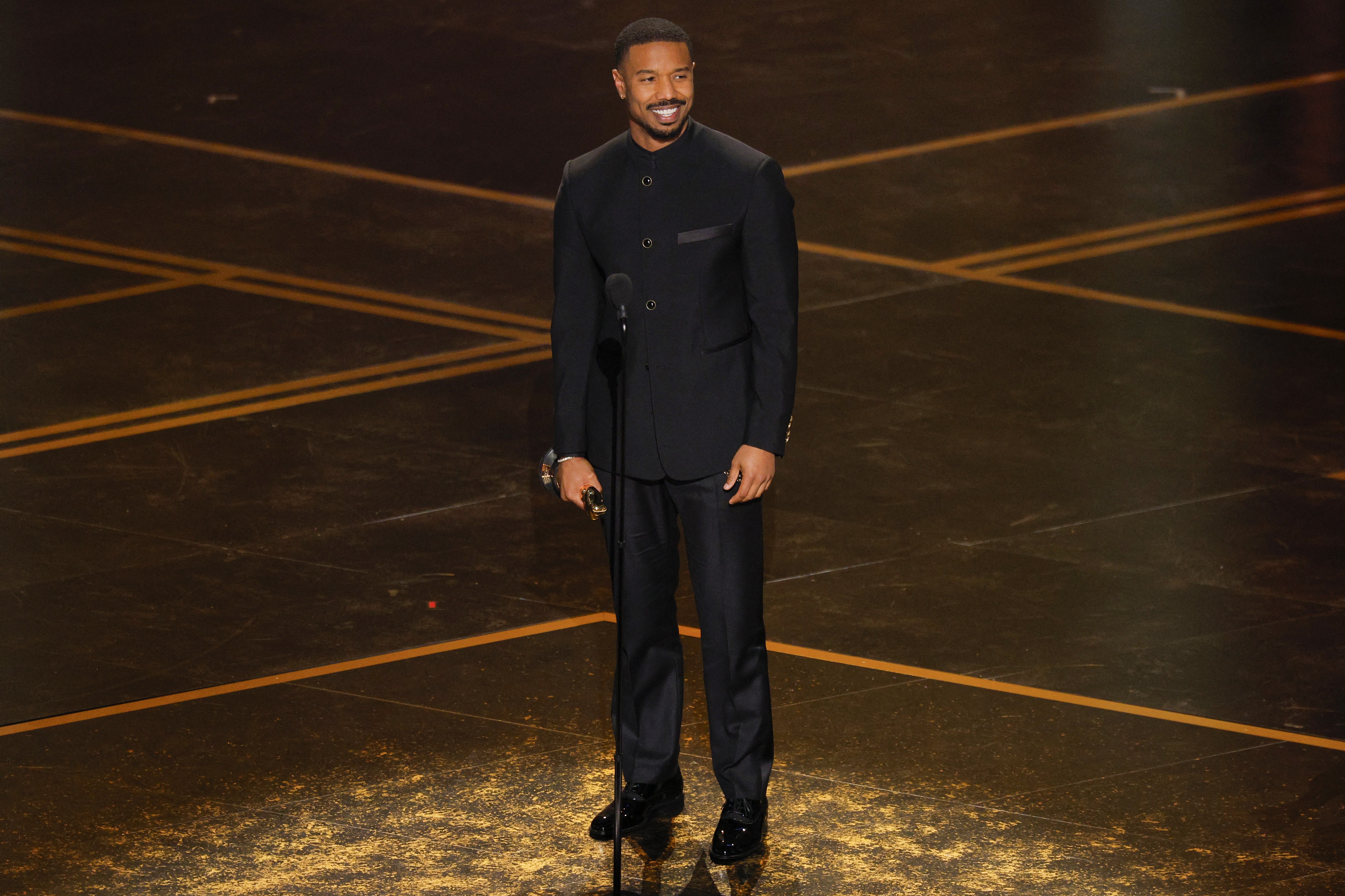 Vini Jr. celebra conquista de Michael B. Jordan no Oscar: 'No topo'