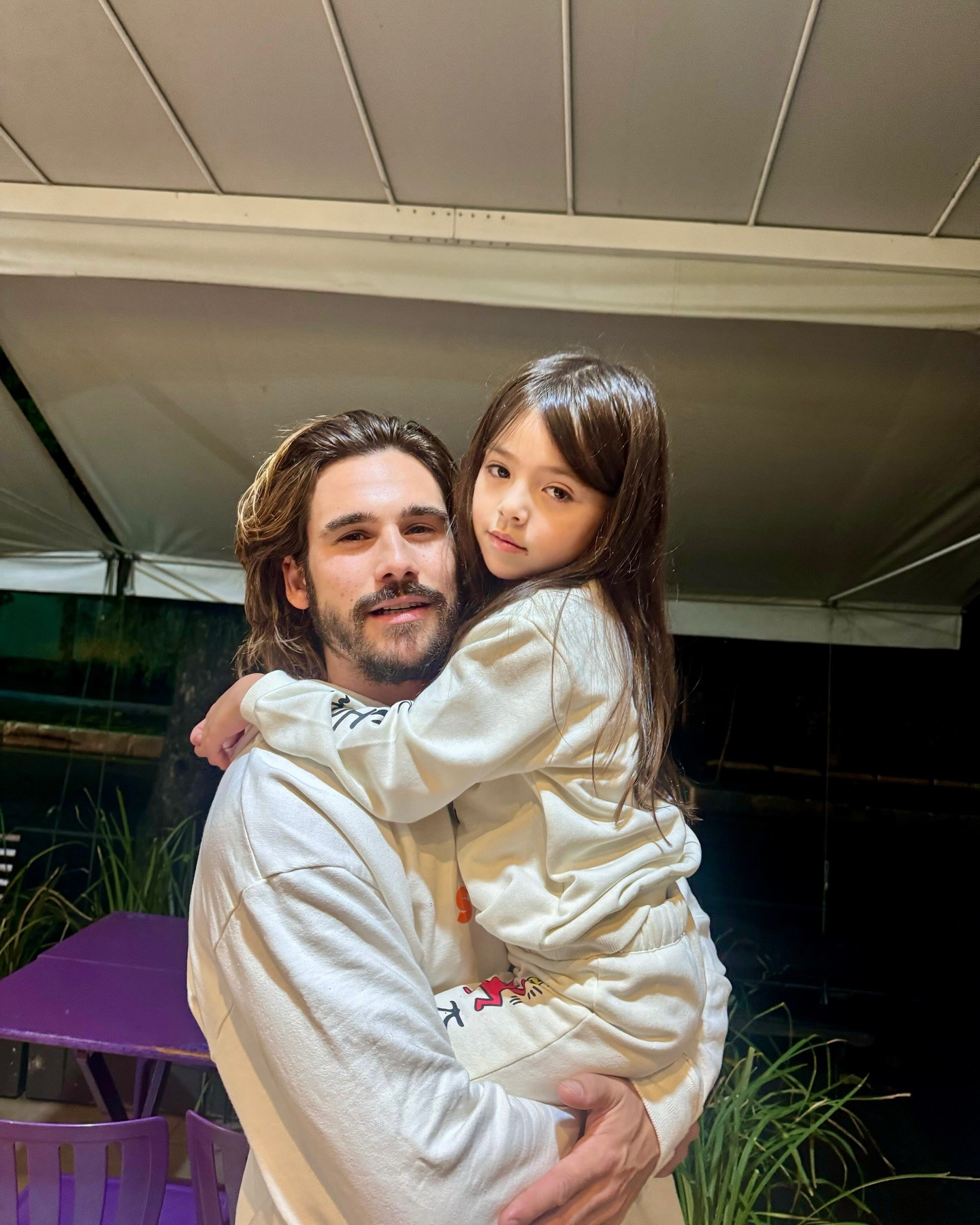 Sabrina Sato se emociona ao falar da relação de Nicolas Prattes com a filha dela, Zoe: 'Muito atencioso e carinhoso'