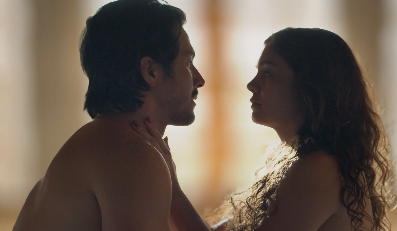 Três Graças: Gerluce e Paulinho têm primeira noite de amor