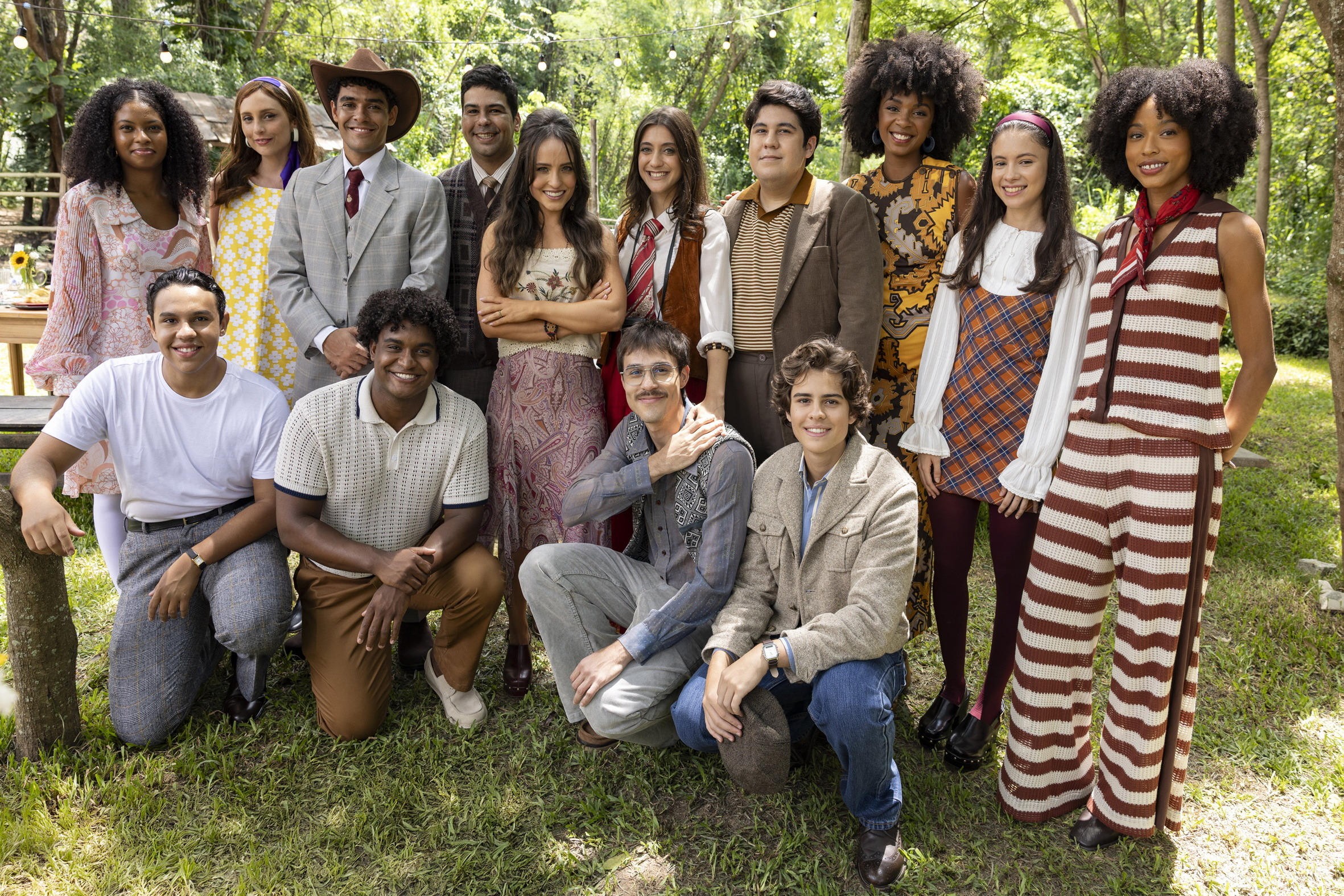 Último capítulo de Êta Mundo Melhor! é marcado por passagem de tempo e casamento; veja fotos