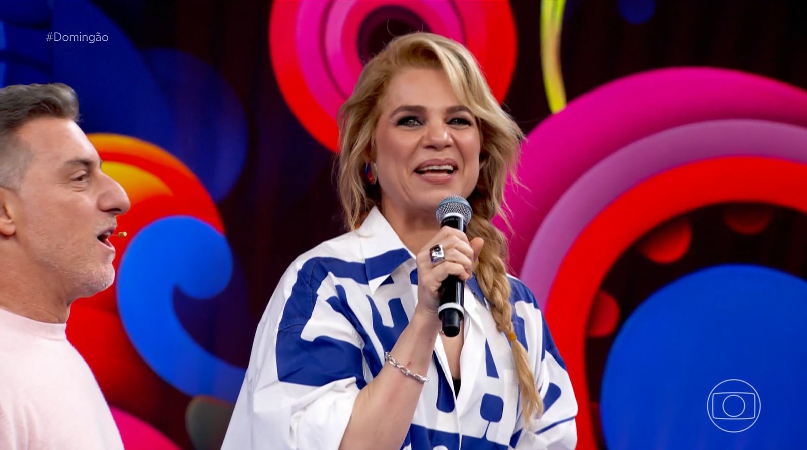 Gracyanne Barbosa no palco do Dança dos Famosos 2026 com figurino improvisado