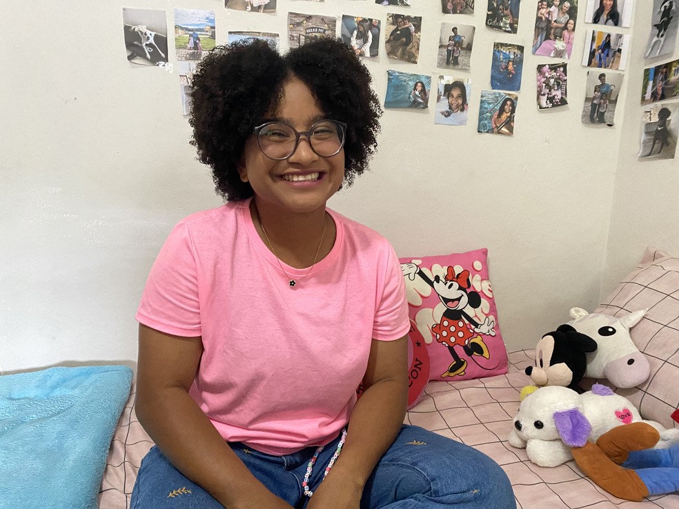 Milena, participante do BBB 26, é recreadora infantil e não vê a irmã gêmea  há três anos | Gshow